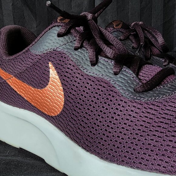 Nike Tanjun Womens 11 Purple Rose Metallic Fitness Sneakers - Picture 6 of 8